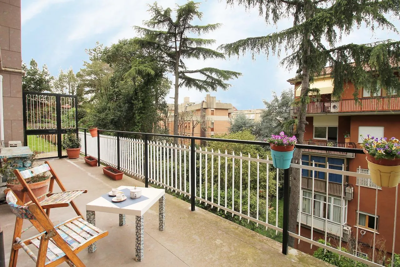 Elegant Terrace Home Near St. Peter Rome Italy